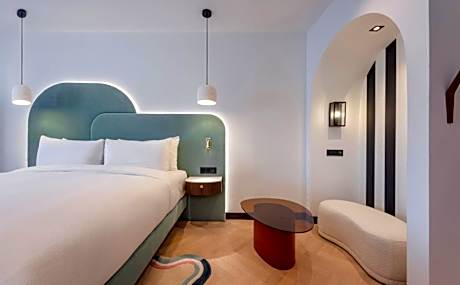 Premium Queen Room