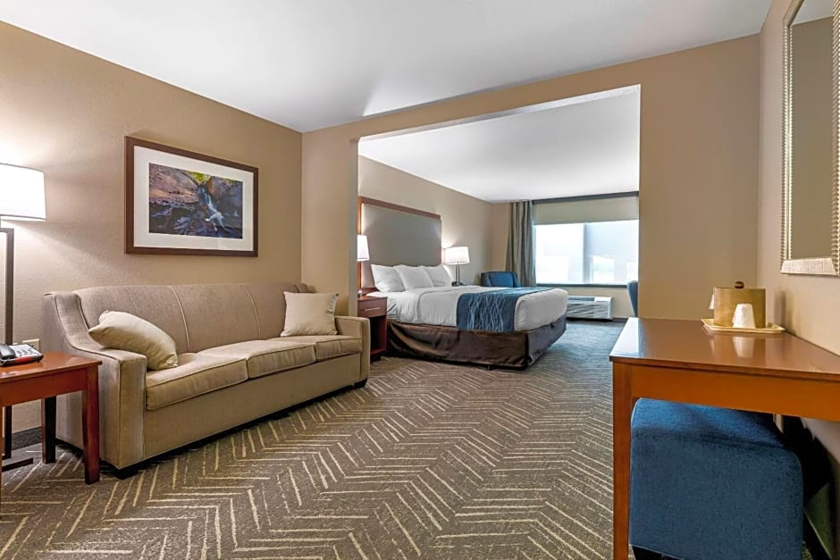 Comfort Inn & Suites Mountain Iron and Virginia