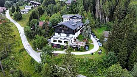 Blue Mountain Hotel