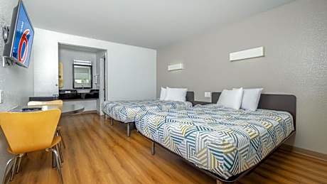 Deluxe Queen Room with Two Queen Beds
