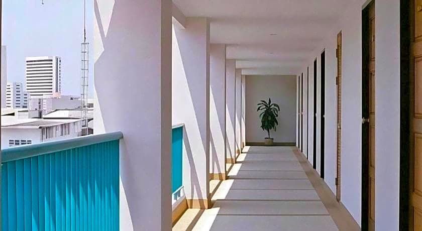 Diamond City Place Hotel
