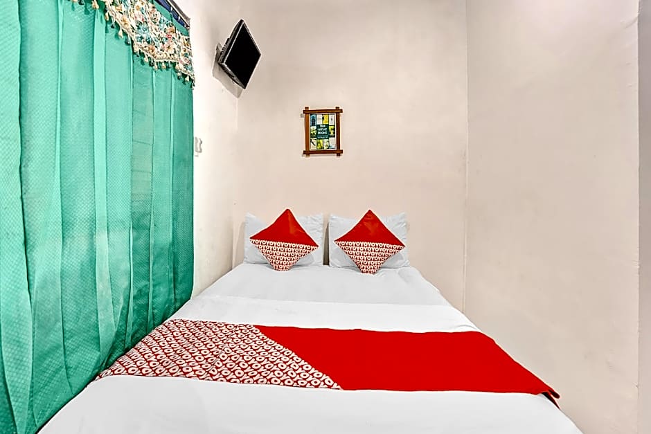 OYO Life 90523 Homestay Jenggolo