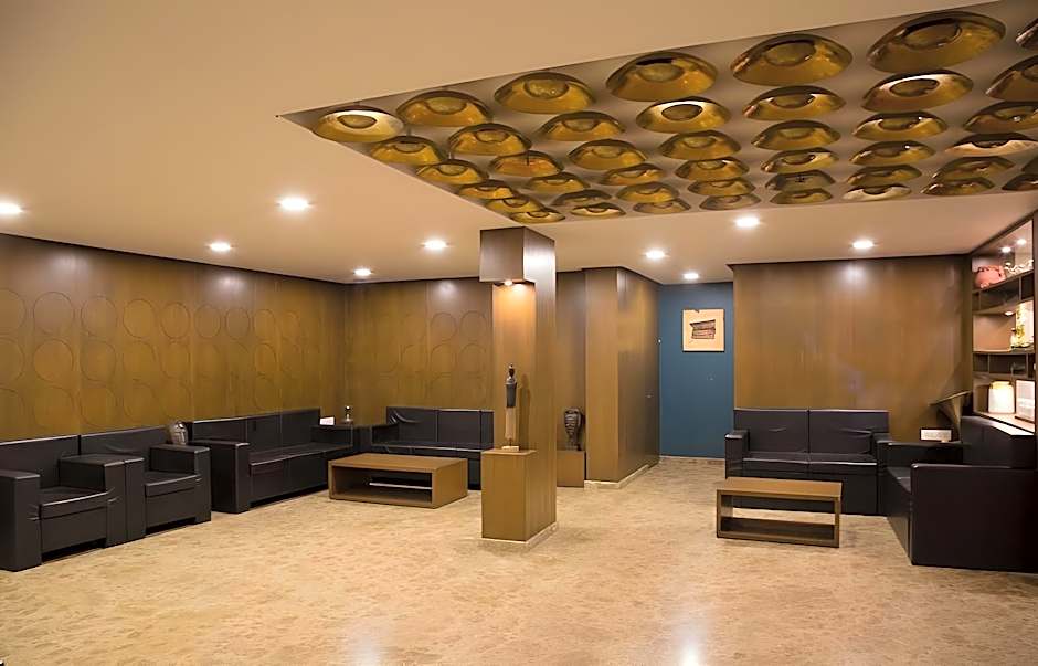 Hotel Mount Regency