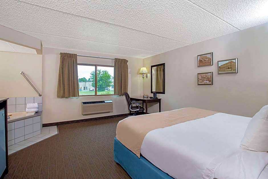 AmericInn by Wyndham Green Bay West