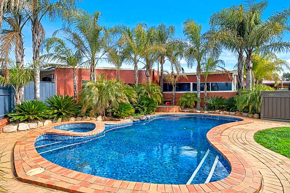 Peppermill Inn Motel