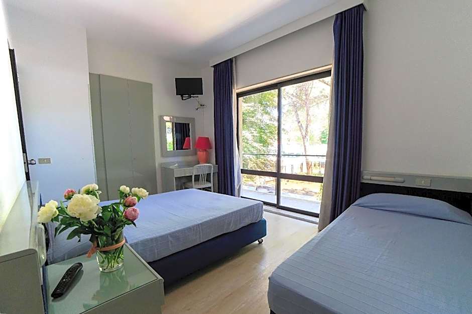 Club Hotel