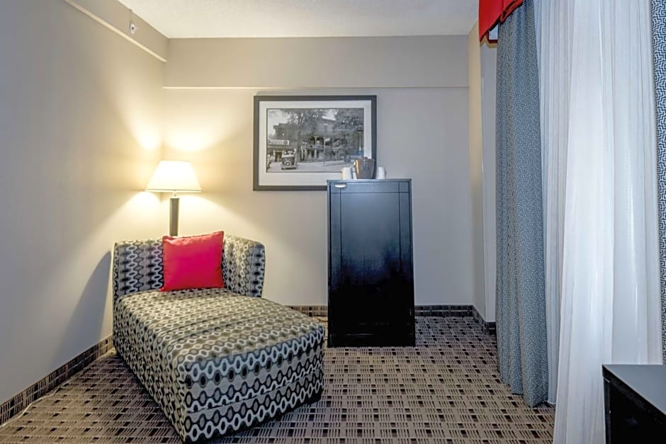Hampton Inn & Suites Montgomery-Downtown