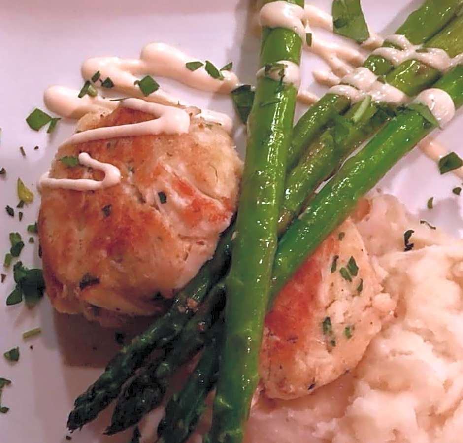 CAMELOT RESTAURANT & INN - BED AND BREAKFAST - ADULT ONLY