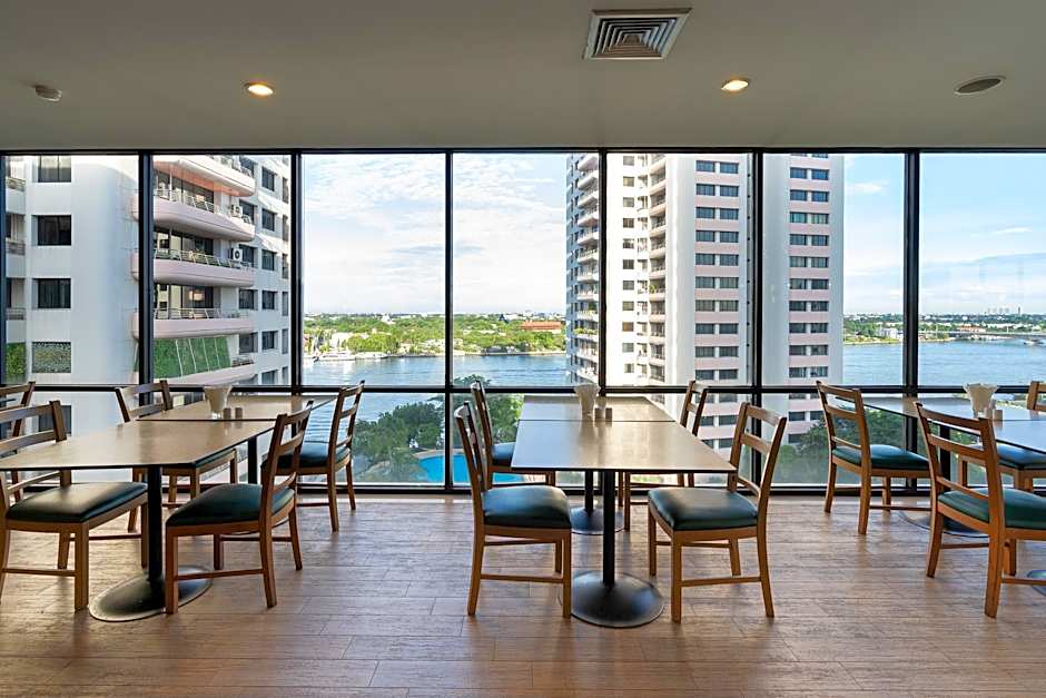 Riverine Place Hotel and Residence