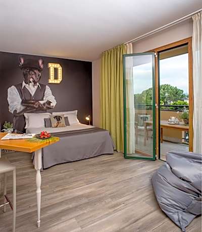 One-Bedroom Apartment - A detached building located 164 feet away