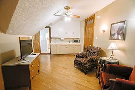 Queen Suite