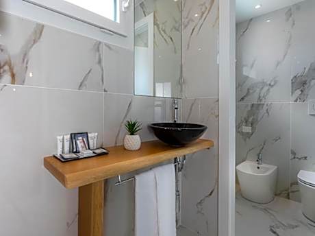 Junior Suite with Lateral Sea View