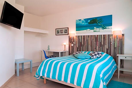 Double Room (1 Adult)