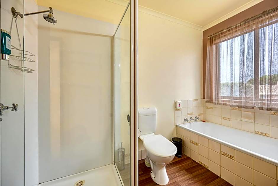 AAt 28 Goldsmith Motel