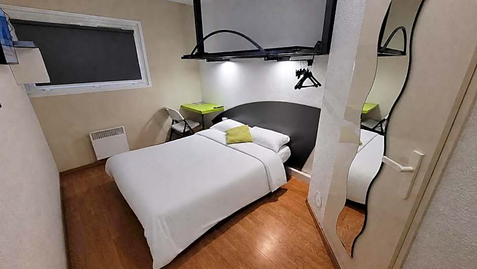 Good Night Hotel