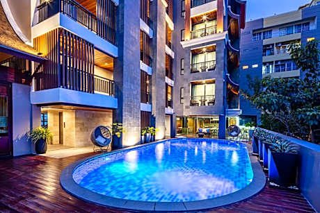 Double Room with Pool View