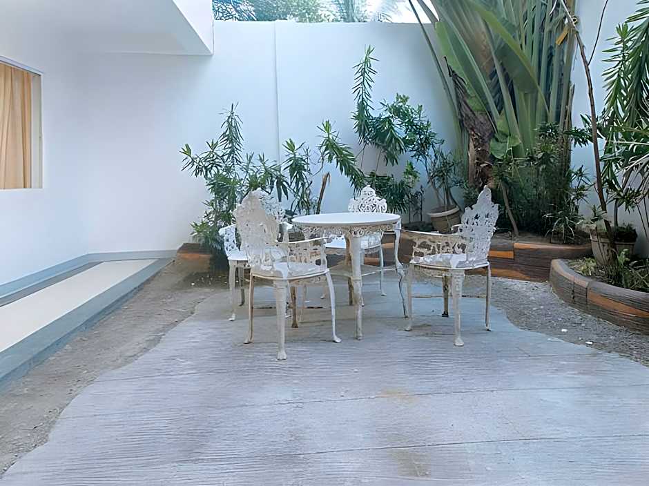 RedDoorz @ EBM One Building