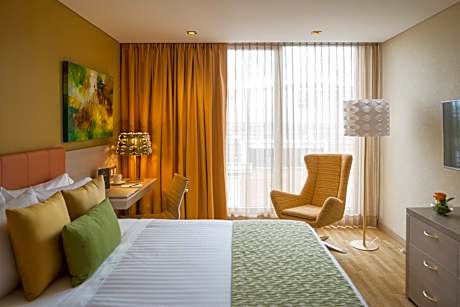 Queen Room