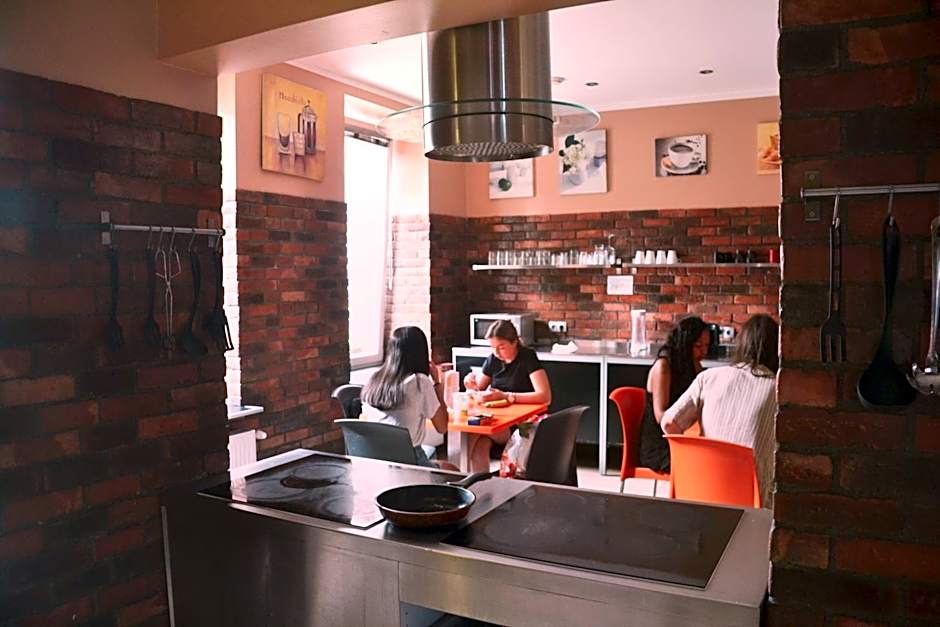 Do Step Inn Home - Hotel & Hostel