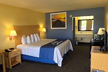1 King Bed, Deluxe Room, Non-Smoking