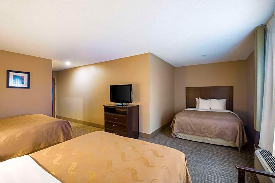 Quality Inn I-70 Near Kansas Speedway