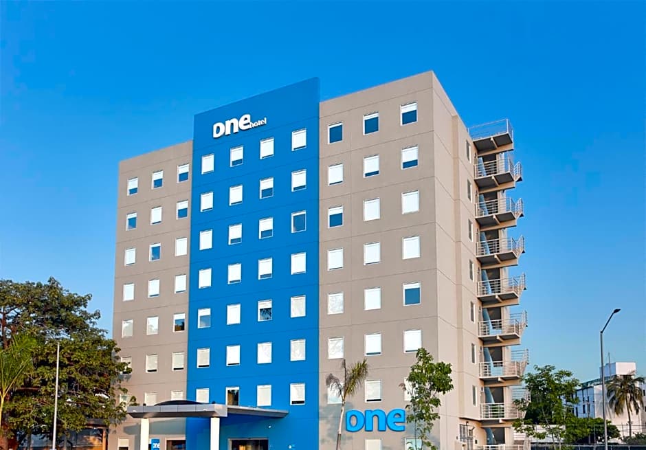 One Acapulco Diamante