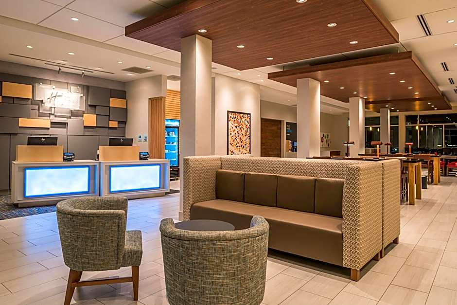 Holiday Inn Express & Suites Farmville By IHG