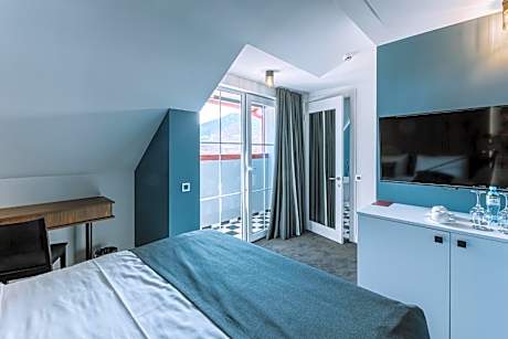 Double or Twin Room with Bathroom