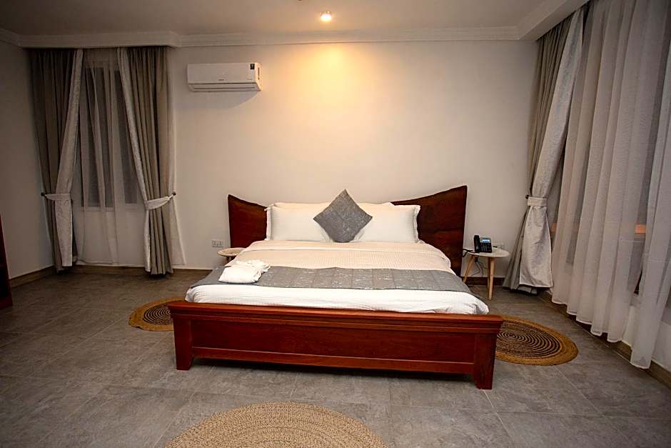 Photo 1 of 5 of Junior Suite, Sea View