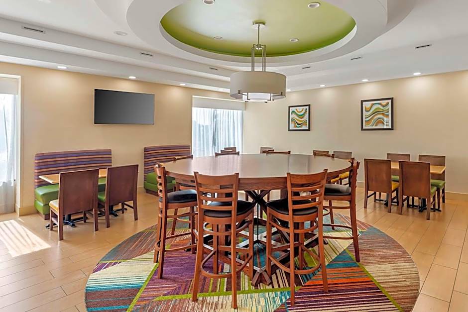 Best Western Plus North Shore Hotel