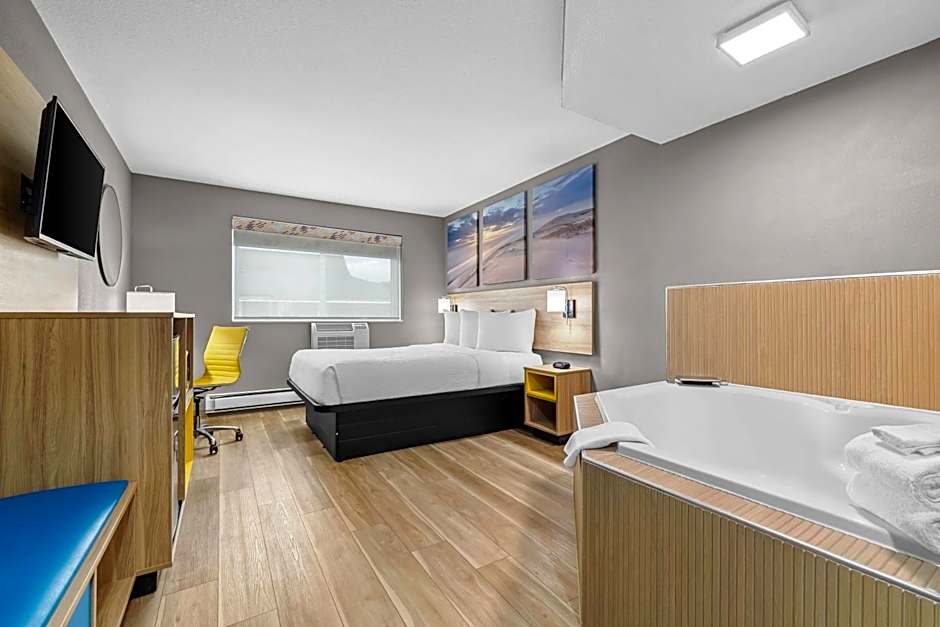 Days Inn by Wyndham La Crosse