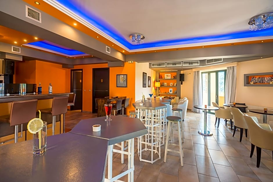 Ai Yannis Suites and Apartments Hotel