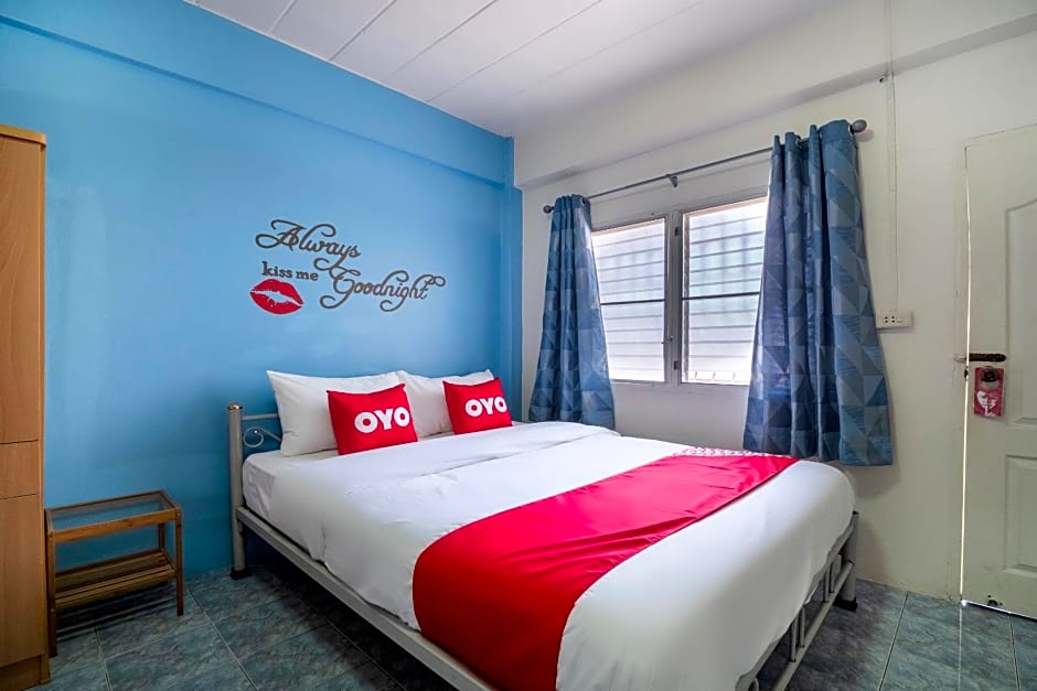 OYO 838 Aromdee Apartment