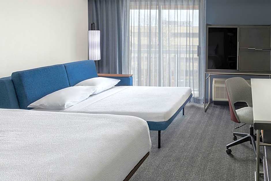 Courtyard by Marriott Cleveland Airport South