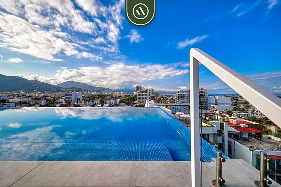 Great Design 1BR Condo - Rooftop pool