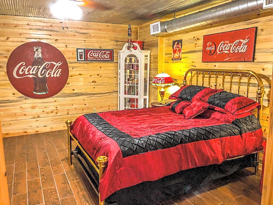 Samantha's Timber Inn