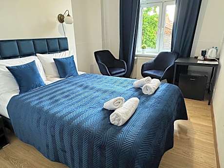 IRIS Aparthotel