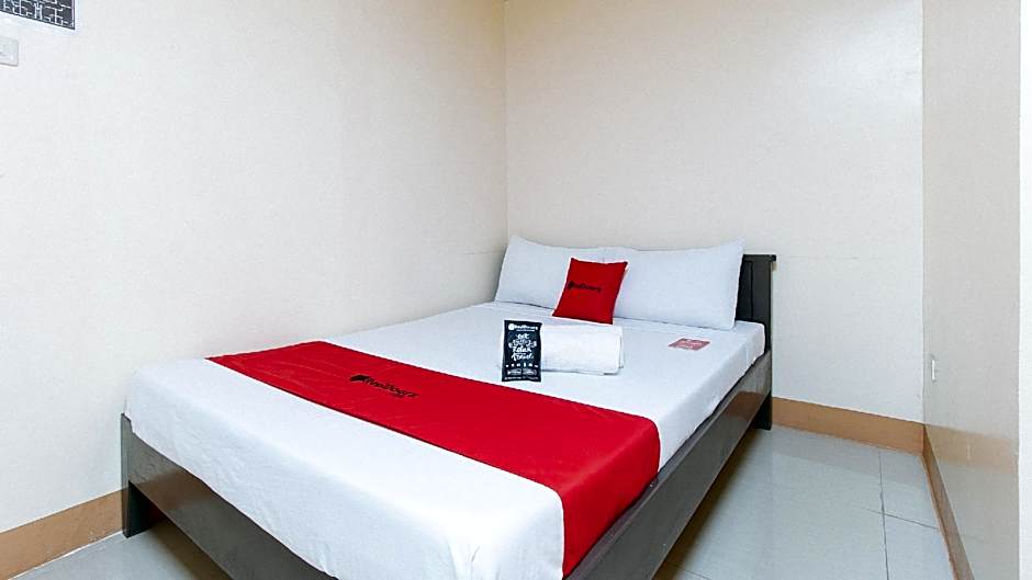 RedDoorz @ Isabelita Hotel Tugegarao