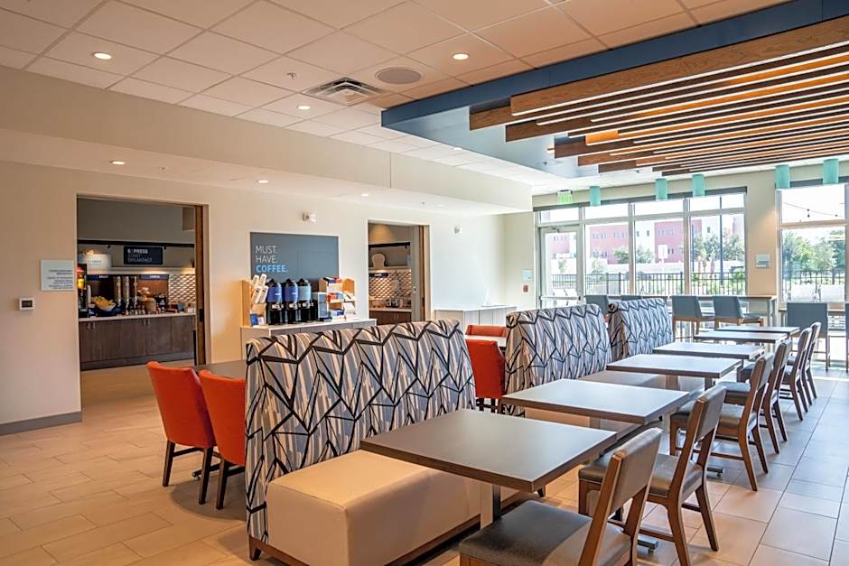 Holiday Inn Express & Suites Fort Walton Beach - Eglin Area By IHG