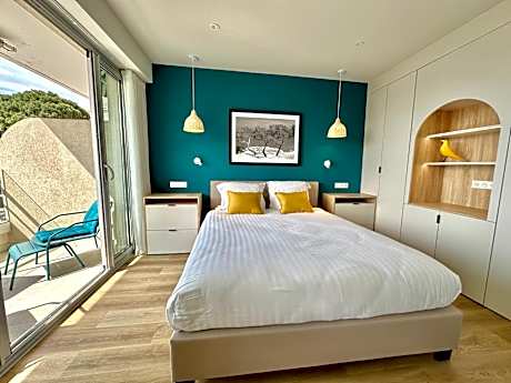 Apartment with One King Bed - Non-Smoking
