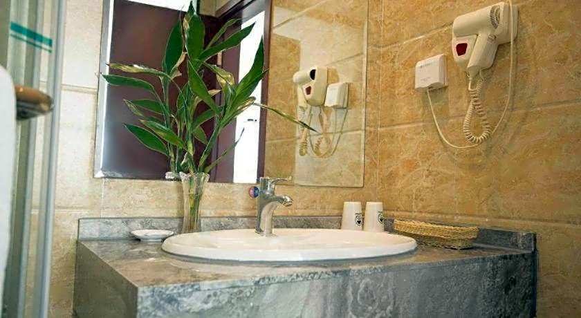 Greentree Inn Anhui Fuyang Funan East Huaihe Road Express Hotel
