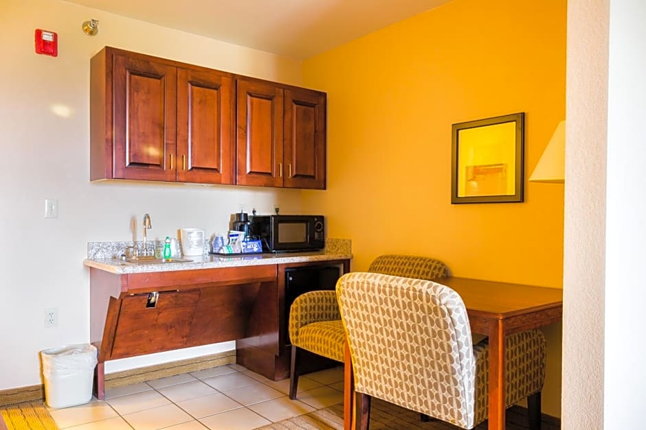Holiday Inn Express Hotel & Suites Acme-Traverse City By IHG