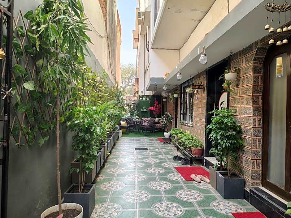 Khushi Paying Guest House