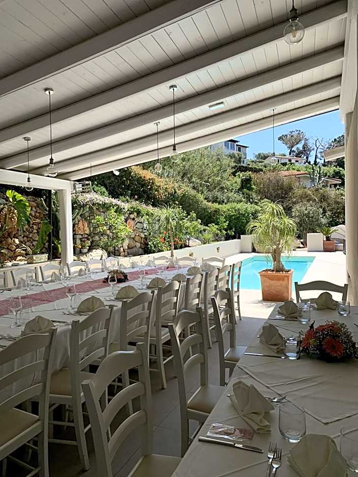 HOTEL MERCURIO SUL MARE - Fish restaurant and private beach