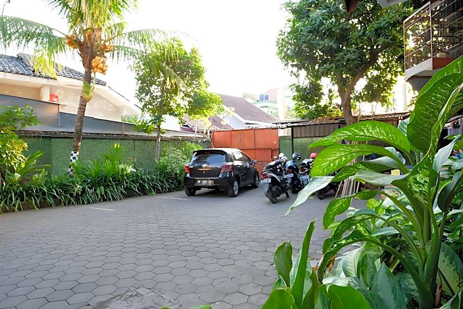 RedDoorz Syariah near Menara Kudus