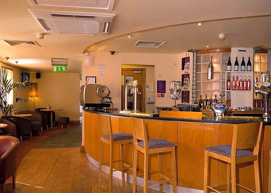 Premier Inn Aberdeen City Centre 