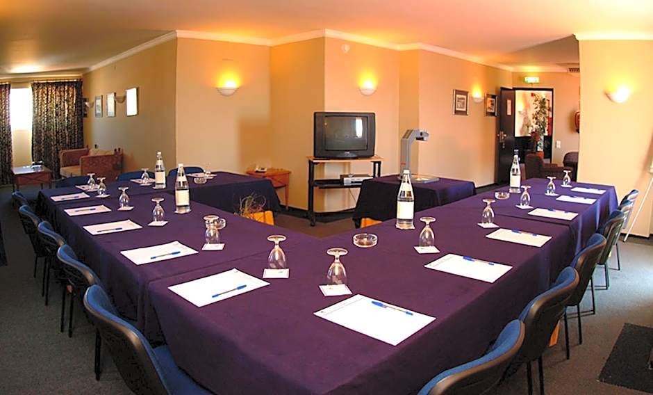 Carcavelos Beach Hotel