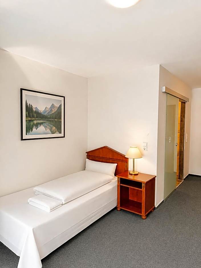 Hotel Hoyers 24h Check-in,Pinneberg, Free Parking and WiFi
