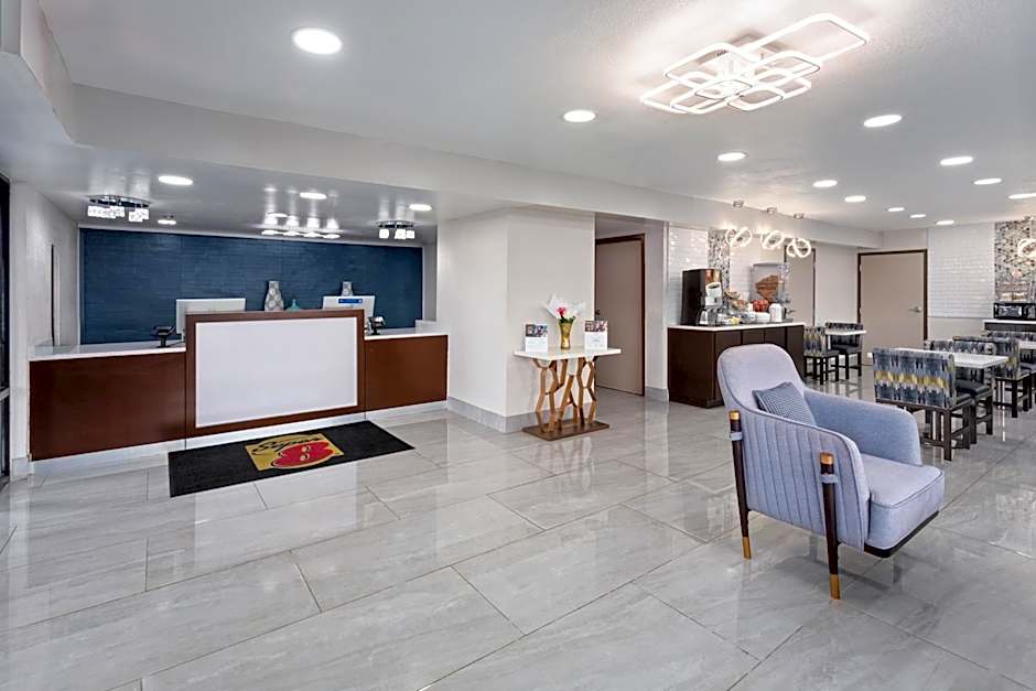 Super 8 by Wyndham Prattville Montgomery