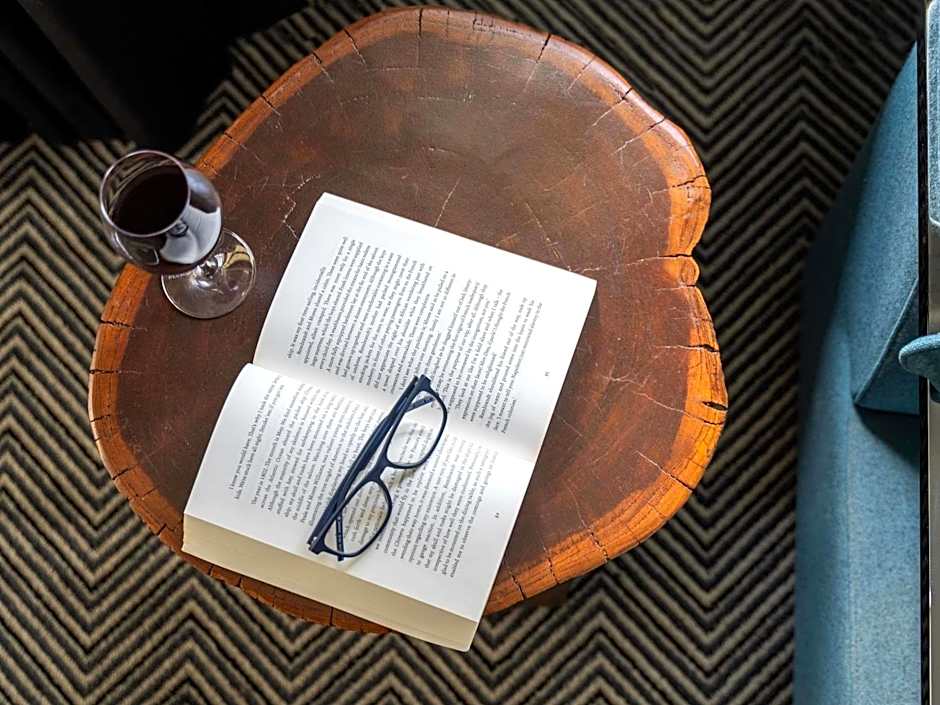 Peppers Gallery Hotel